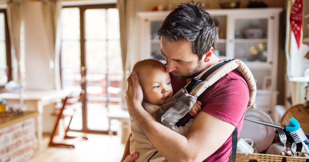 Baby wearing dad shop