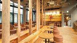 スタバ、新店舗を地域近郊の木材で木質化。林業が抱える課題に貢献
