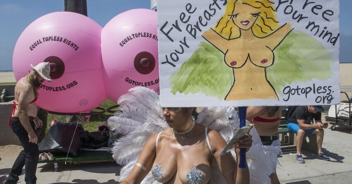 Seins Nus Devant Son Mari Elle Plaide Coupable D Attentat A La Pudeur Le Huffpost
