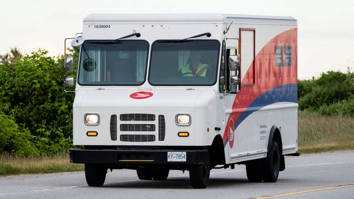 Un camion de Postes Canada.