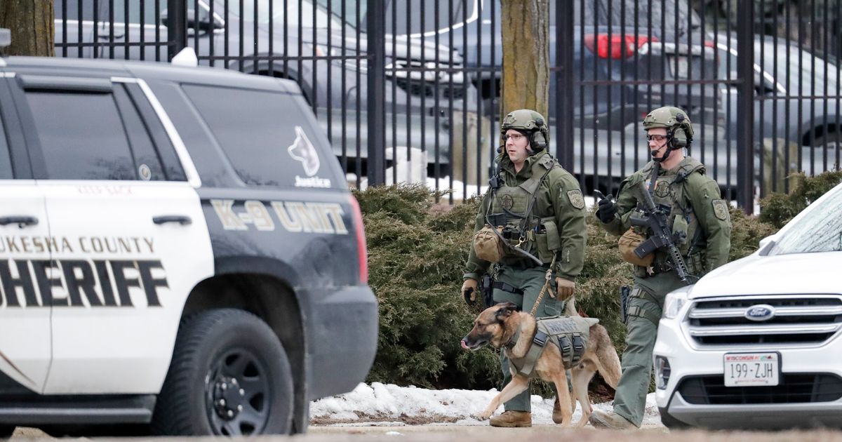 6 Dead Including Gunman After Molson Coors Facility Shooting In Milwaukee Huffpost Latest News 5259