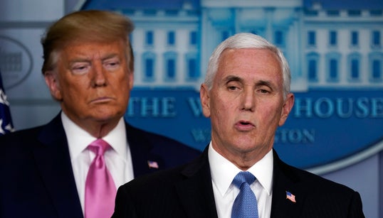 Trump choisit Mike Pence pour gérer le coronavirus, tollé immédiat vu ses casseroles sur la