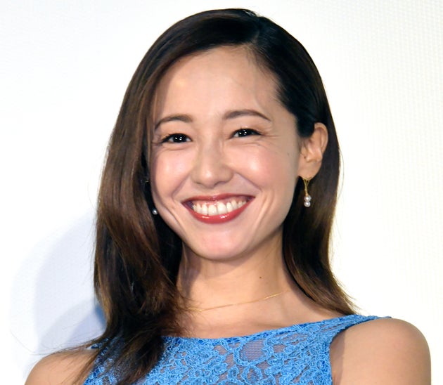 沢尻エリカさん Netflixのドラマに 本人役 で出演していた カットせず配信 ハフポスト