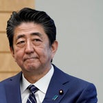 新型コロナ対応で全国一斉休校を要請。「孤独」な安倍政権に、危機管理は望めない。
