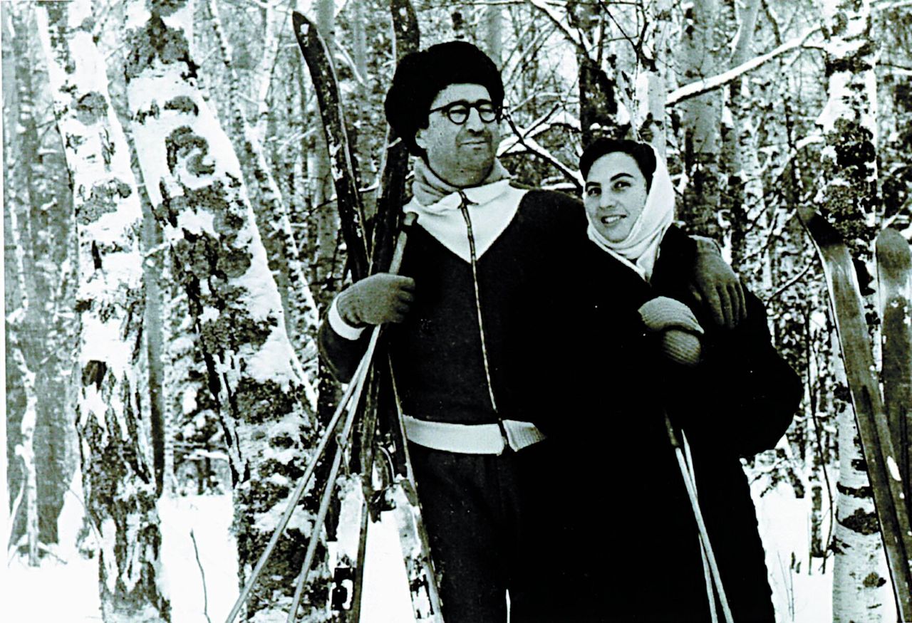 Η Άλκη Ζέη με τον άντρα της Γιώργο Σεβαστίκογλου το 1962 στη Μόσχα 