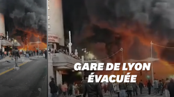 Une impressionnante fumée noire à Gare de Lyon après des incidents en marge d’un