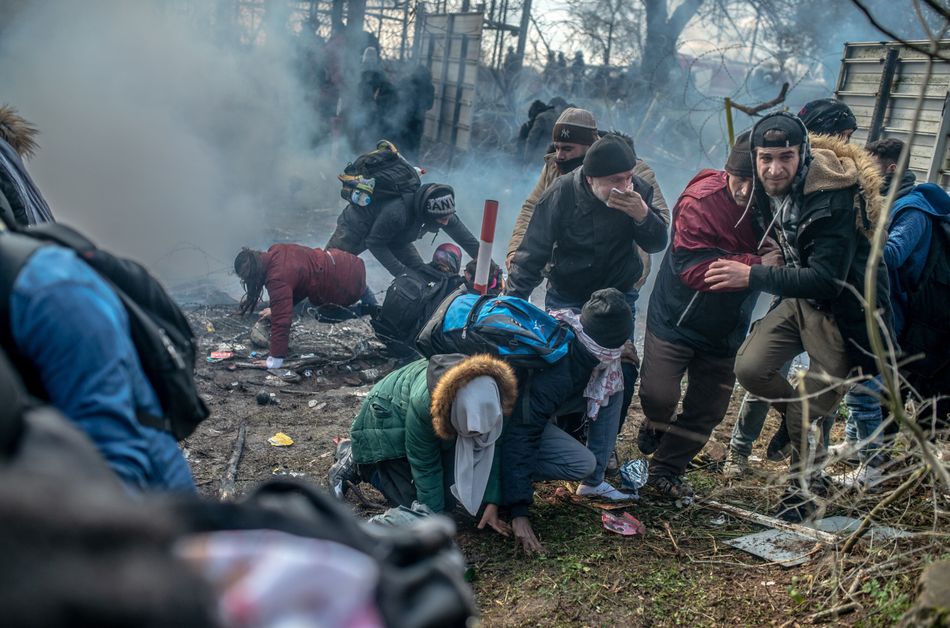 Μετανάστες εν μέσω σύγκρουσης στα σύνορα Τουρκίας-Ελλάδας