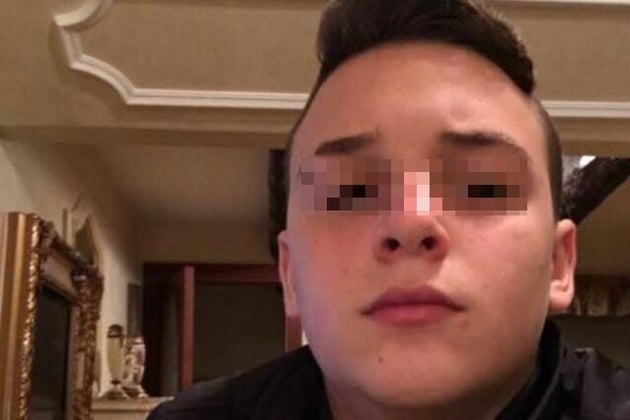 la famiglia del ragazzo ucciso a napoli ugo aveva solo 16 anni vogliamo giustizia l huffpost