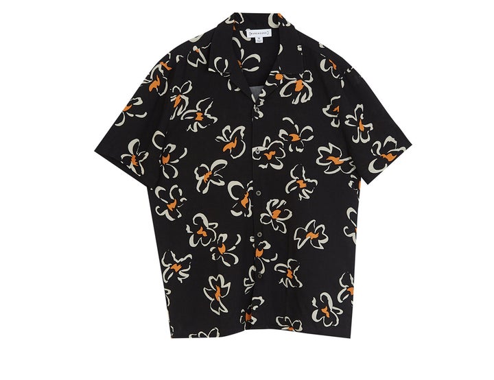 <a href="https://fave.co/39kpoJc" target="_blank" role="link" data-ylk="subsec:paragraph;itc:0;cpos:__RAPID_INDEX__;pos:__RAPID_SUBINDEX__;elm:context_link">Floral Short Sleeve Shirt</a>, £39