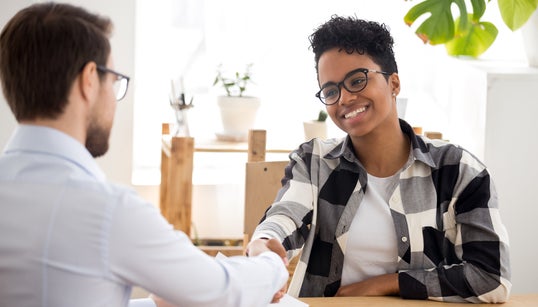 Como achar um novo emprego depois de muito