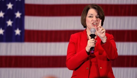 Amy Klobuchar va se retirer de la primaire démocrate et soutenir