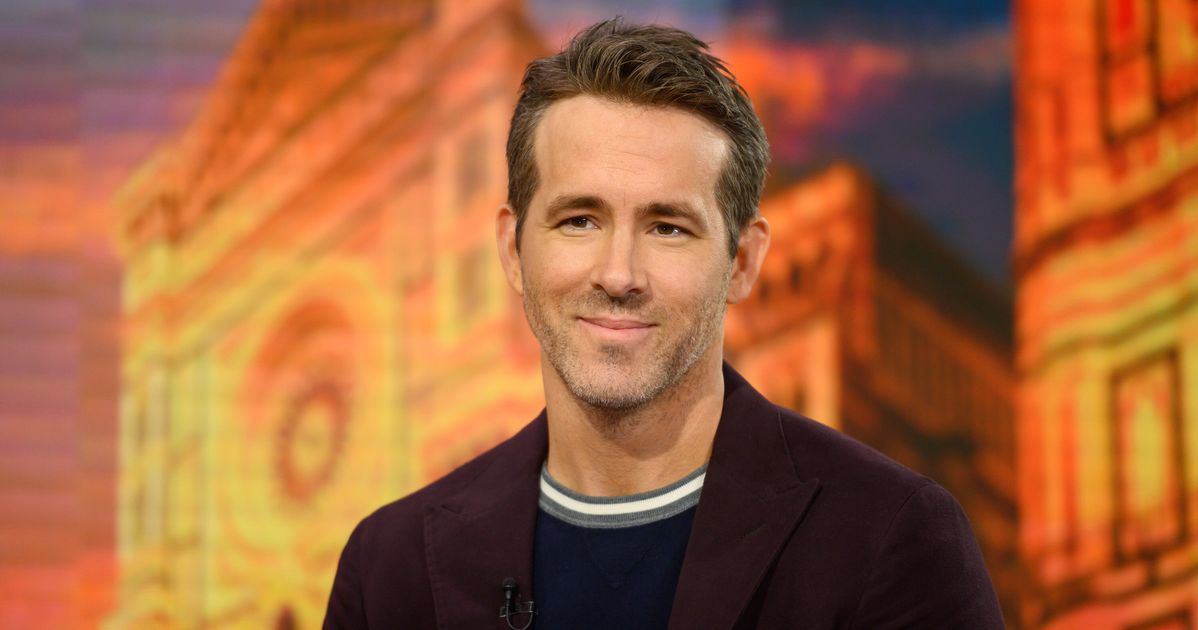 Ryan Reynolds Looks Just Like His Grandpa Photo On Twitter Shows Huffpost Life 