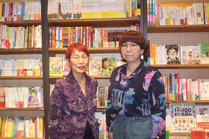 （左から）上野千鶴子さん、田房永子さん