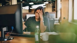 Cómo dejar de tocarte la cara y evitar que tus hijos lo