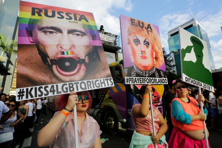 Από το gay parade της Βραζιλίας. 