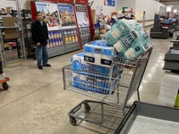 Gratuit Images Le Coronavirus Entraine Une Ruee Vers Le Papier Toilette Mais dernière par