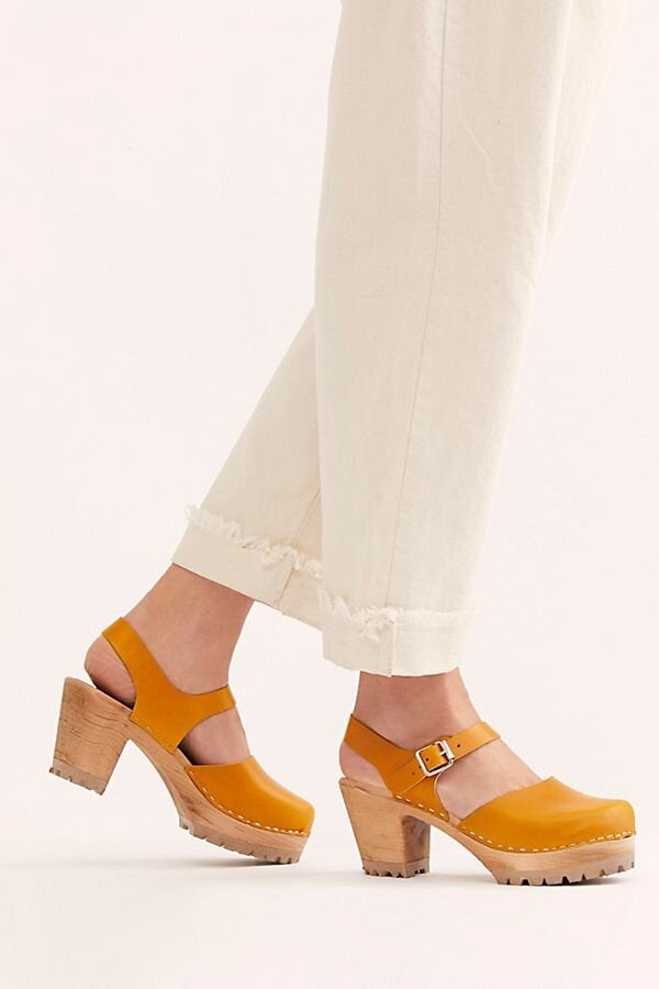 Mia on sale emily clog