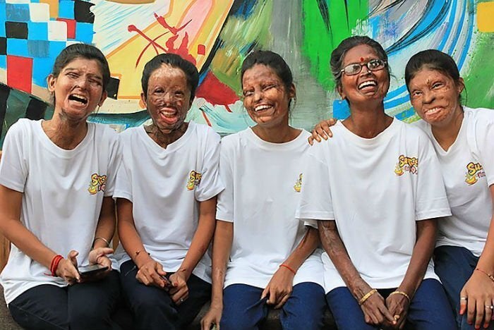 Ritu Saini, Chanchal Kumari, Neetu Mahor, Gita Mahor, and Rupa at the Sheroes Hangout in Agra.