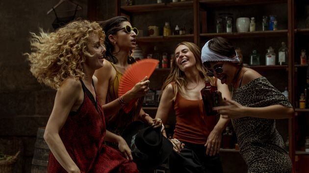 Alba Flores, Esther Acebo, Itziar Ituño et Úrsula Corberó dans la saison 4 de "La Casa de Papel"