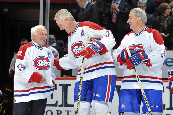 Henri Richard (gauche) a été un ambassadeur du Canadien après sa carrière, dont lors du centenaire de l'équipe en 2009.