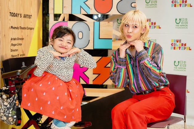 伊是名夏子さん（左）とRYUCHELLさん（右）