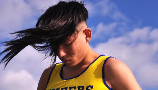 スポーツ界の性差別をアートで問う。アーティスト・小林勇輝さんが超越したい「社会の当たり前」