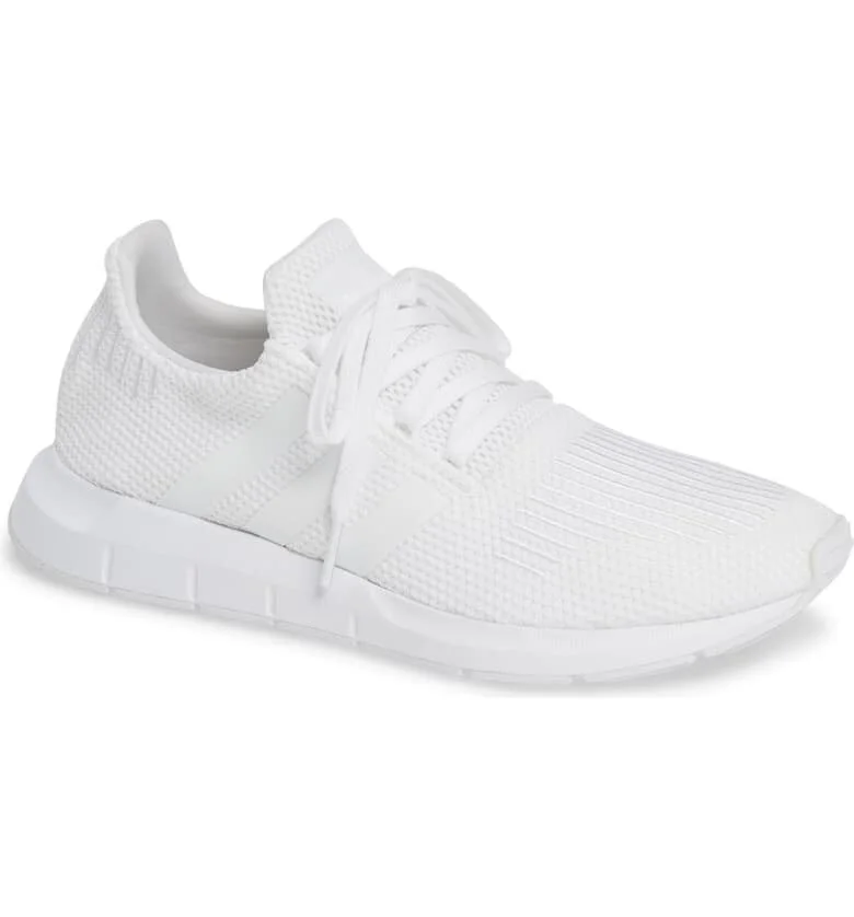 10 Shoes That Make Your Feet Look Smaller Who What Wear