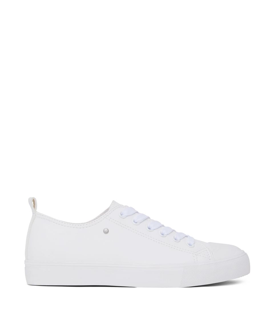 The Best Women's White Sneakers That Go With Everything | HuffPost Life