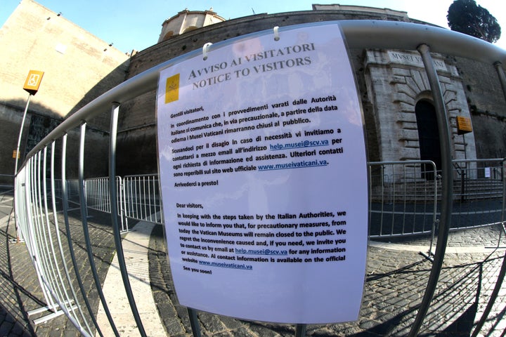 A banner informs tourists on Monday that the Vatican Museum is closed.