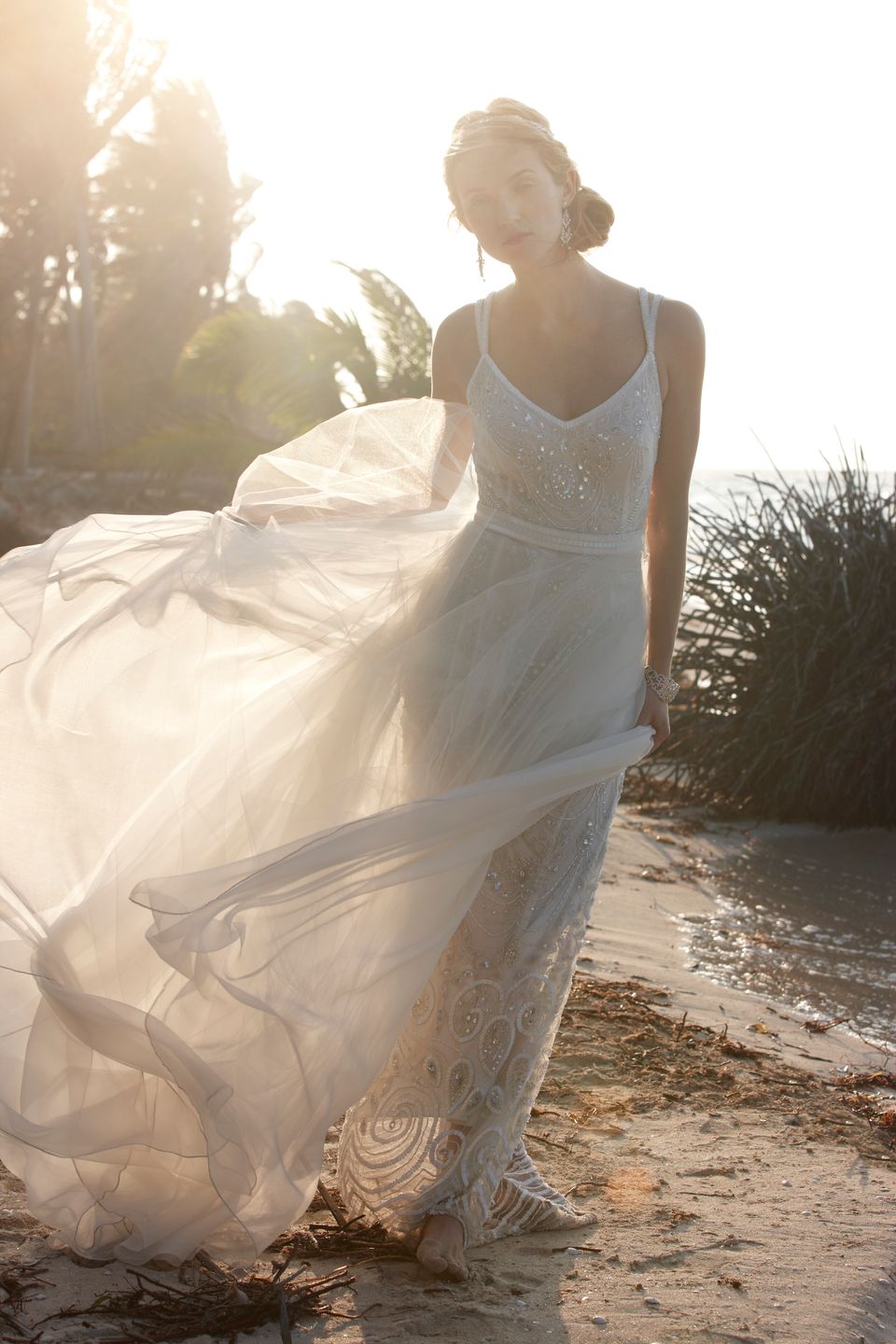 Под легкой и прозрачной. Свадебные платья легкие воздушные. Летнее свадебное платье. Струящееся свадебное платье. Прозрачное свадебное платье.