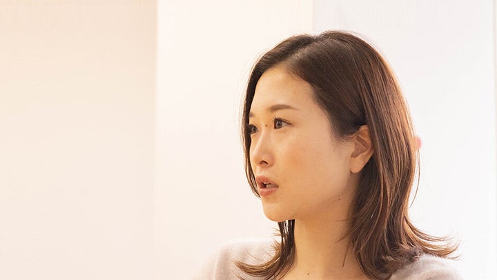 【プロフィール】式地麻衣子（しきち まいこ） 新卒で『エン転職』営業としてエン・ジャパンに入社し、今年で6年目。入社2年目にはリーダーに昇格した。さらに翌年には「渉外チーム」に異動し、新しいミッションに挑戦。2019年9月、その業績が評価され、社長賞を受賞した。