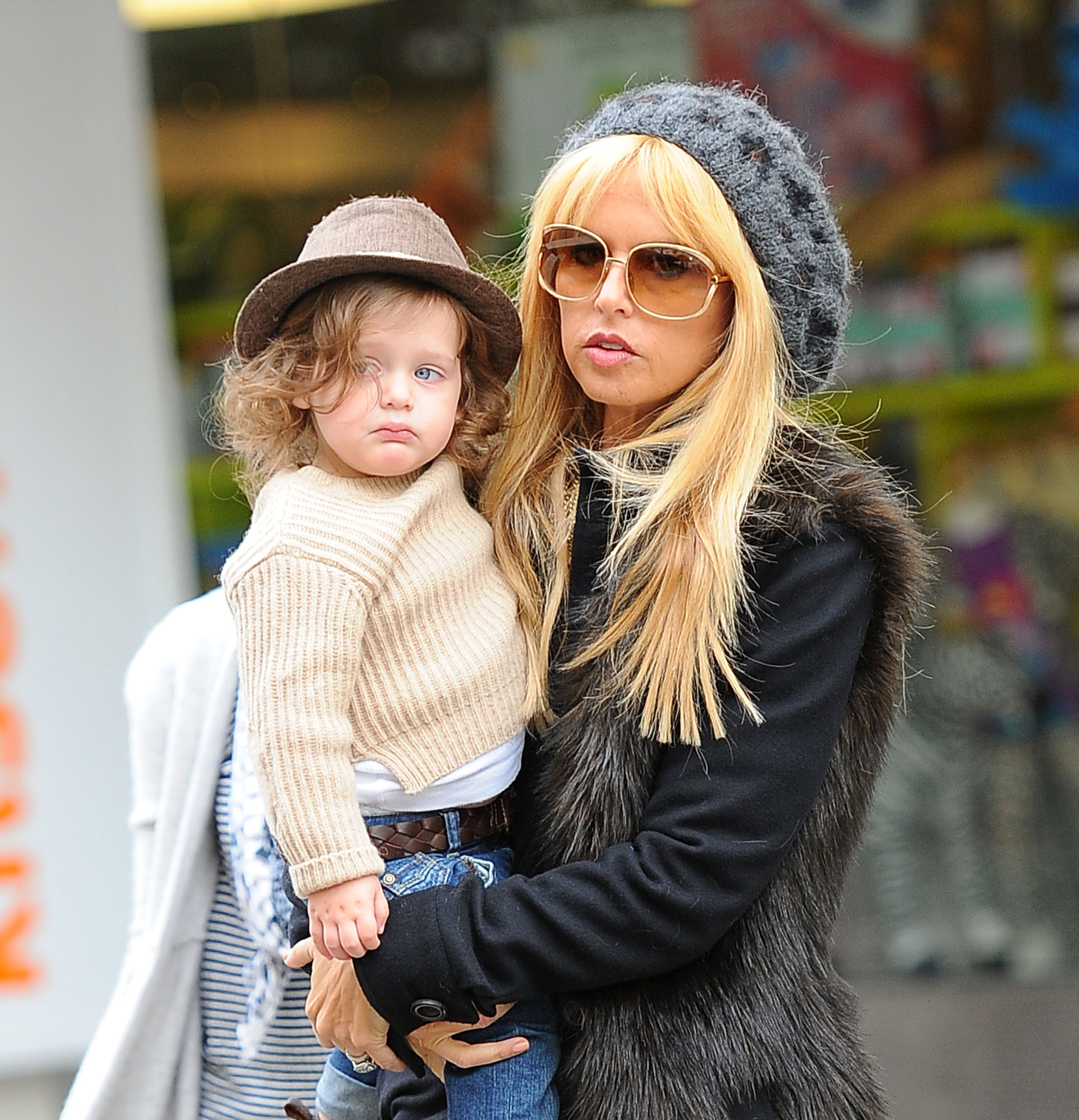 winter hat round face