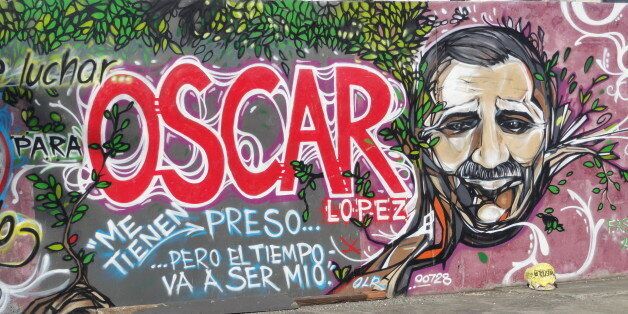 Arte Grafitti en Barrio Canas, Ponce, Puerto Rico, en apoyo al preso politico Oscar Lopez Rivera y condenando su encarcelamiento
