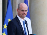Dementi Par Macron Blanquer Charge D Organiser L