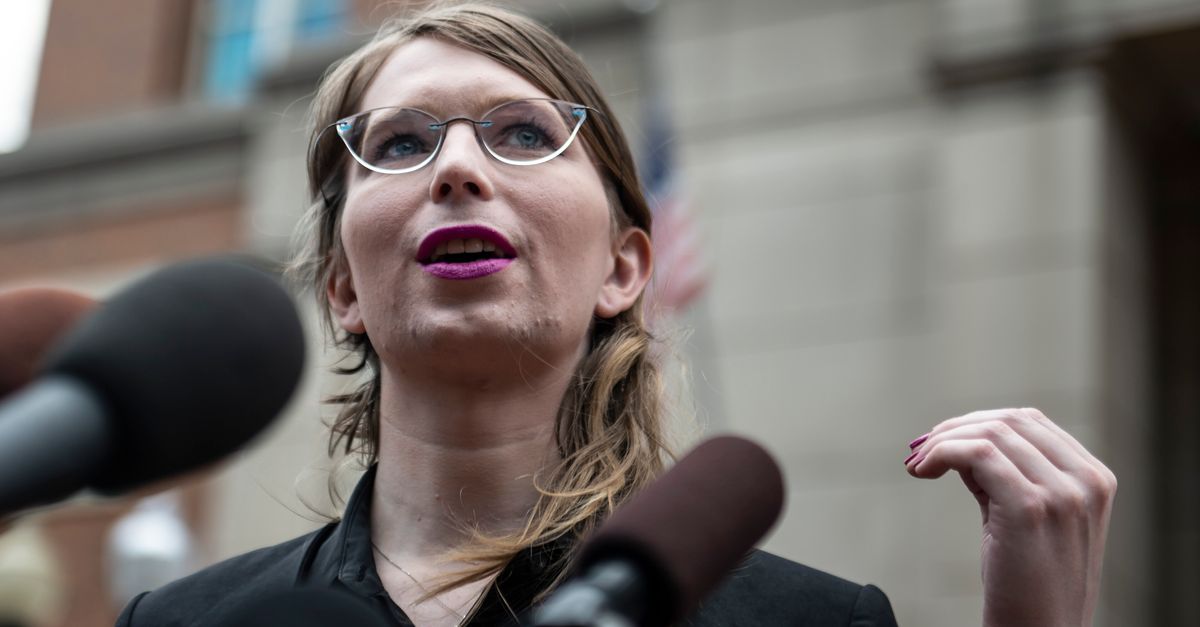 Chelsea Manning Released From Jail Huffpost Latest News 