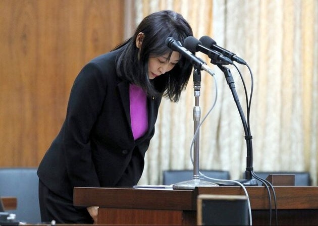 衆院法務委の冒頭、自らの言動に関して謝罪する森雅子法相=2020年3月13日午前9時、岩下毅撮影