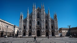 ▶️ These Tourist Hotspots Look Eerily Empty In The Wake Of