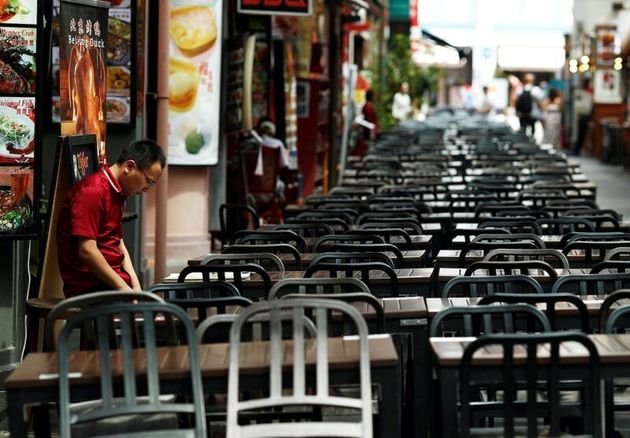 Απόκοσμες εικόνες δείχνουν το πριν και το μετά διάσημων προορισμών που εκκενώθηκαν λόγω του