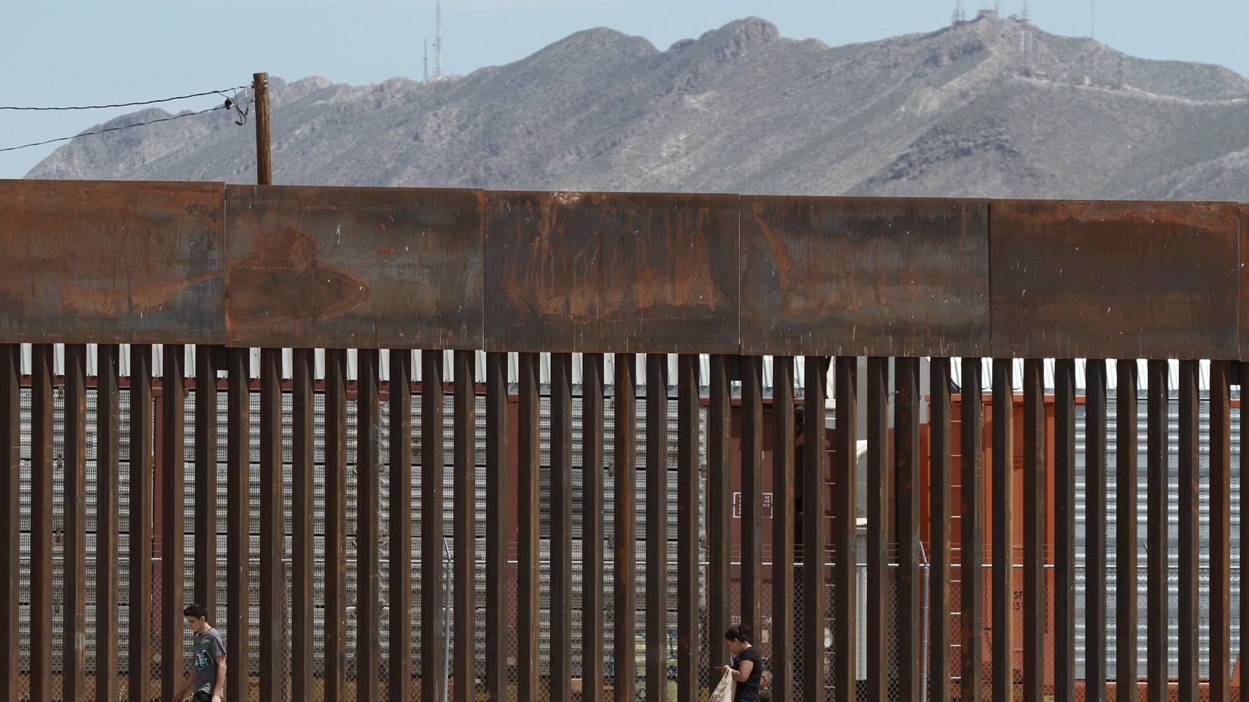 Pregnant 19-Year-Old Dies Trying To Climb U.S. Border Wall