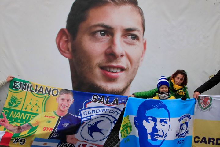 Cardiff supporters gather to pay tribute to Argentinian soccer player Emiliano Sala prior the French League One soccer match between Nantes against Bordeaux at La Beaujoire stadium in Nantes