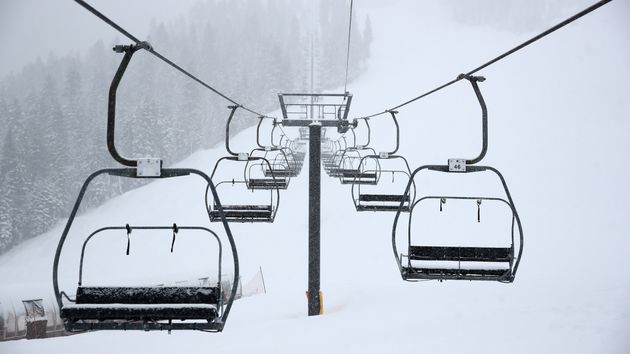 Toutes les stations de ski ferment ce dimanche 15 mars à cause du coronavirus (Image d'illustration en...