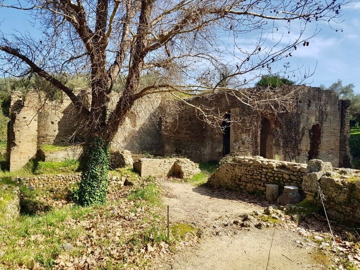 Το Οκτάγωνο, οι λεγόμενες Θέρμες του Νέρωνα 