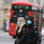 イギリス、70歳以上の高齢者に自宅待機など自主隔離を要請する方針【新型コロナ】