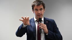 新型コロナ、フランス保健大臣がイブプロフェンなどは飲まないようにと警告