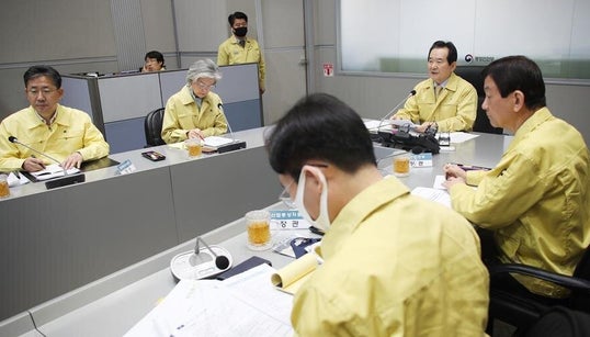 A Coreia do Sul surpreende o mundo com sua estratégia para conter o