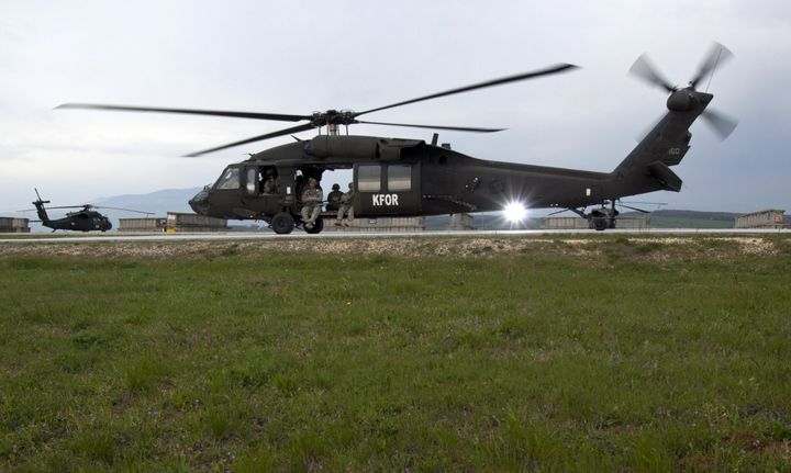 Ελικόπτερο στη στρατιωτική βάση Bondsteel