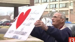 新型コロナで会えなくなっても、窓ごしの愛...