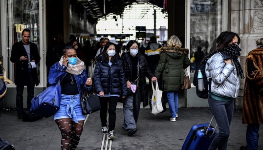 Ελληνίδες φοιτήτριες στη Γαλλία εξηγούν πώς βιώνουν την πανδημία σε μια ξένη