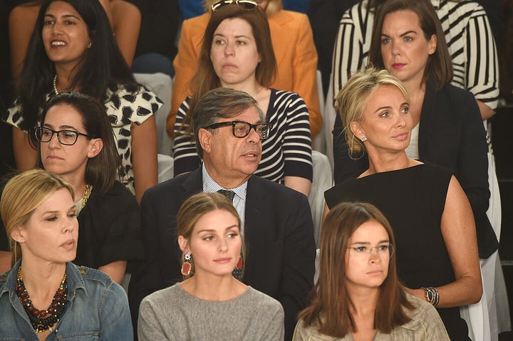 Corinna en el front row de un desfile