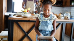 COVID-19: 10 applications et sites pour éduquer et distraire les